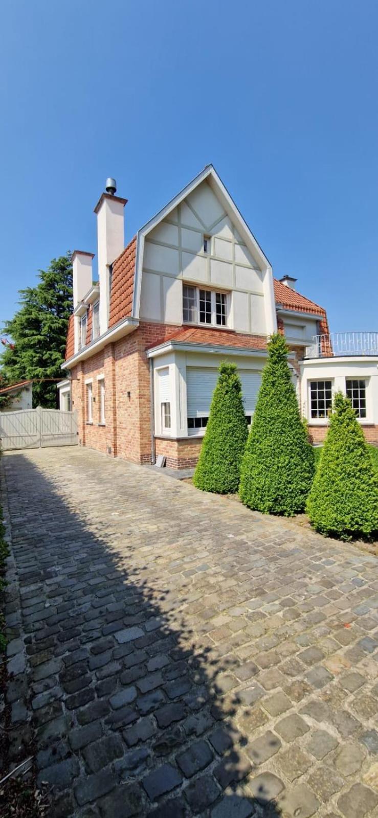 ヤブベーケ Cedrus Bed & Breakfast エクステリア 写真